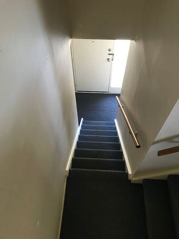 Charming 3BR Home with Garden & Deck! - Photo 4