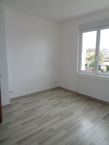 Location Maison 7 pièces 99m² TOURLAVILLE 50110 - Photo 3