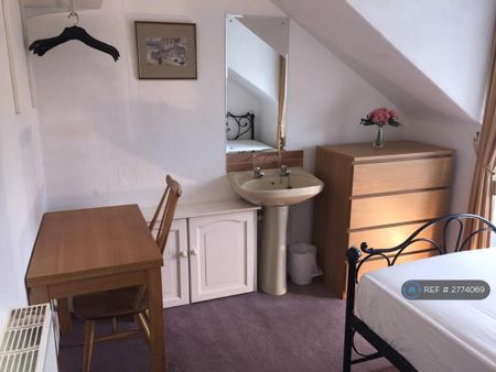 5 bedroom flat to rent - Photo 3