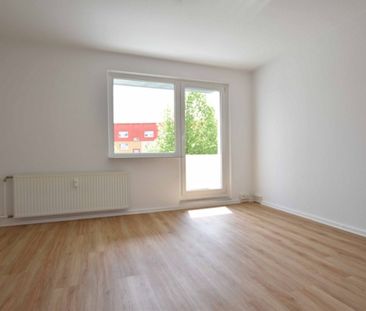 Frisch sanierte 2-Raumwohnung mit Balkon - Photo 1