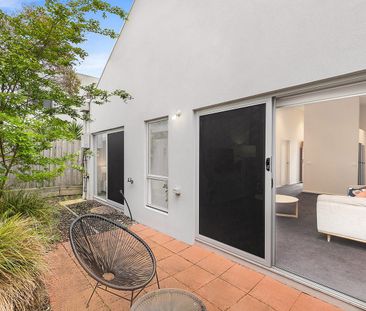 Modern Living - Photo 5