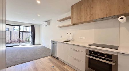 Modern 2-Bedroom Townhouse in Lower Hutt - Photo 4