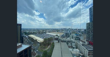 Spacious, light-filled two bedroom - Photo 5