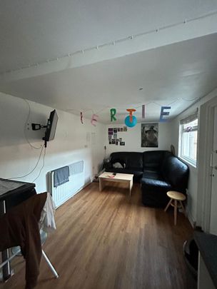 7 bedroom terraced house to rent - Photo 1