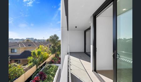 Stunning New Apartment in a Peaceful Bayside Setting - Photo 5