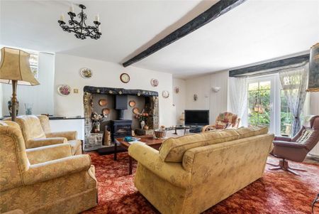 4 bedroom semi-detached house to rent - Photo 2