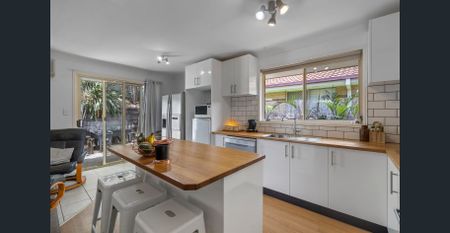 Perfect Family Home in Great Suburb – Ready for Christmas! - Photo 3