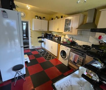 Room in a Shared House, Wanlip Road, E13 - Photo 3