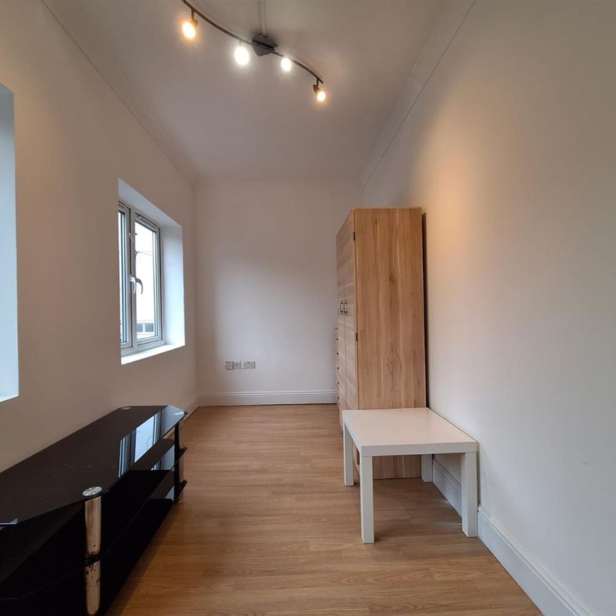 Pitlake, Croydon CR0, London - Photo 1