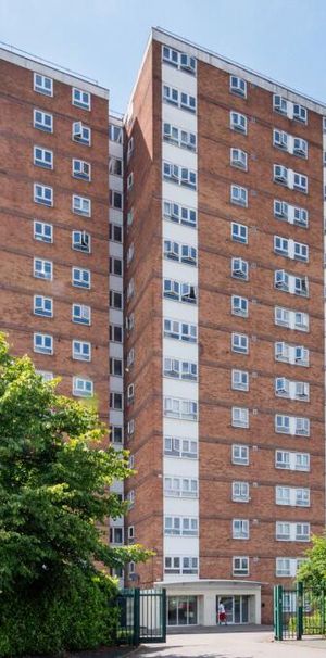 2 bedroom flat to rent - Photo 2