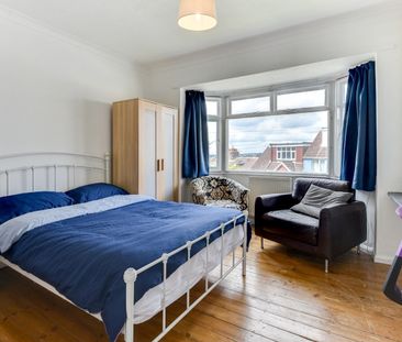 6 Bed Terraced House, Baden Road, BN2 - Photo 4