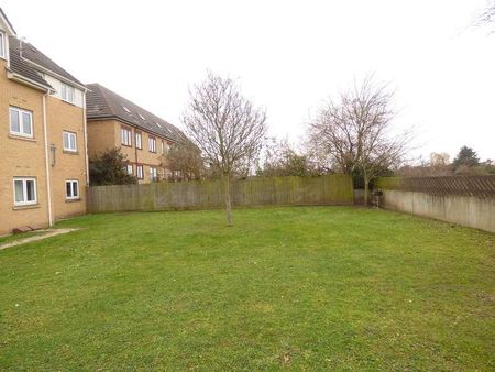 Sycamore Court, Grenfell Avenue, Hornchurch, RM12 - Photo 4