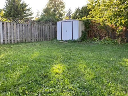 640 Netherton Crescent #Lower - Photo 4