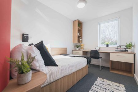 First Floor Five Bed Cluster - Photo 5