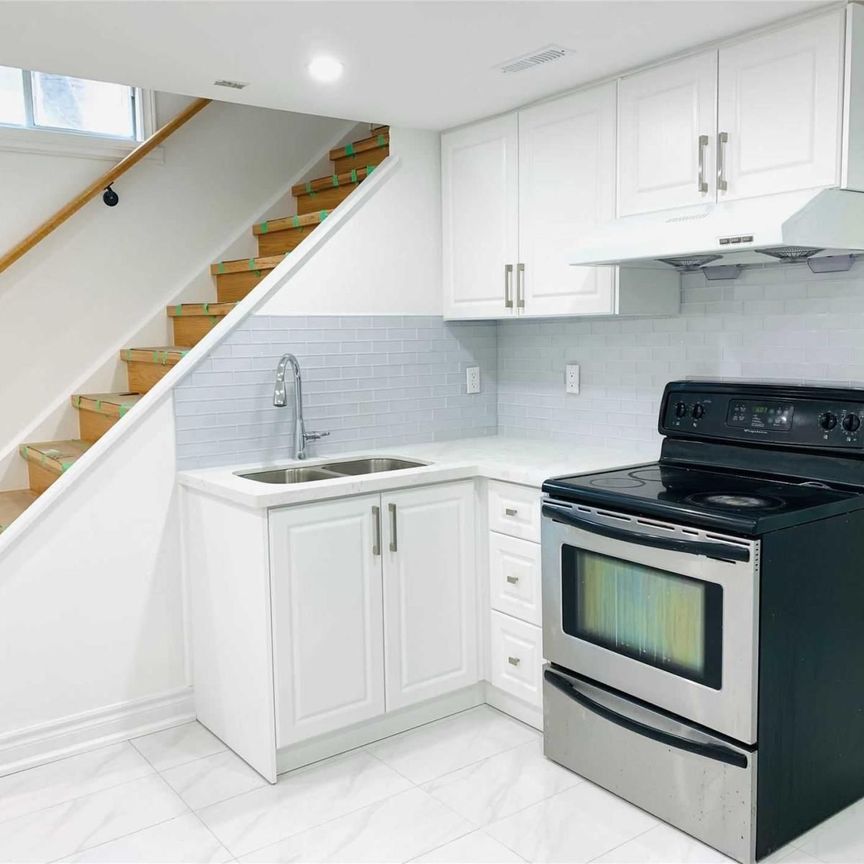 For Lease - 23 Lynmont Road Unit# Lower, Toronto, Ontario - Photo 1