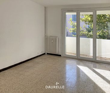 Location Appartement 3 pièces 72m² CHATEAURENARD 13160 - Photo 3