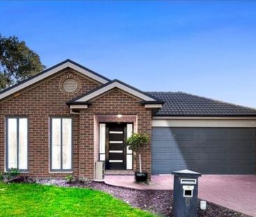 **Charming Family Home in a Prime Location** - Photo 6