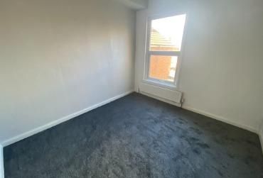 4 bedroom terraced house to rent - Photo 5