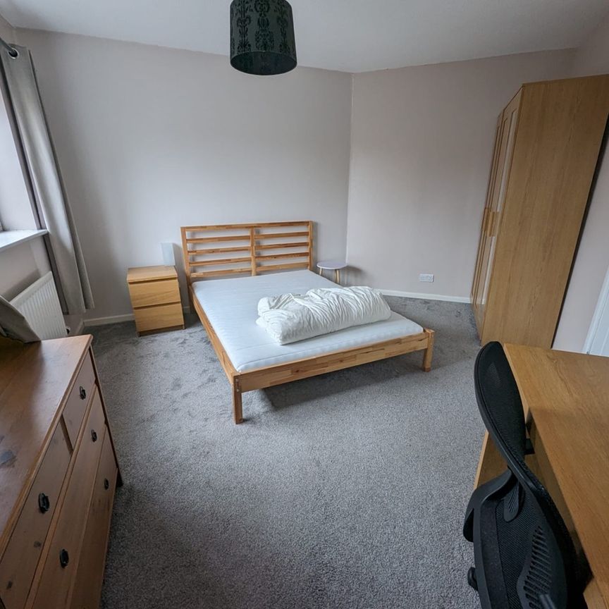 Room in a Shared House, Old York Street, M15 - Photo 1