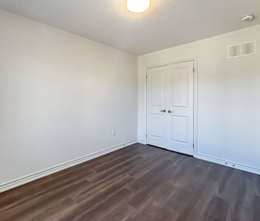 For Lease - 123 Sanderson Drive, Kawartha Lakes, Ontario - Photo 6