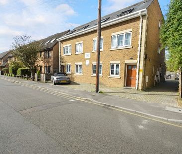 9 Hencroft Street North, Slough, Berkshire,SL1 - Photo 6