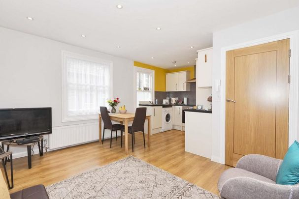 1 bedroom flat to rent - Photo 1