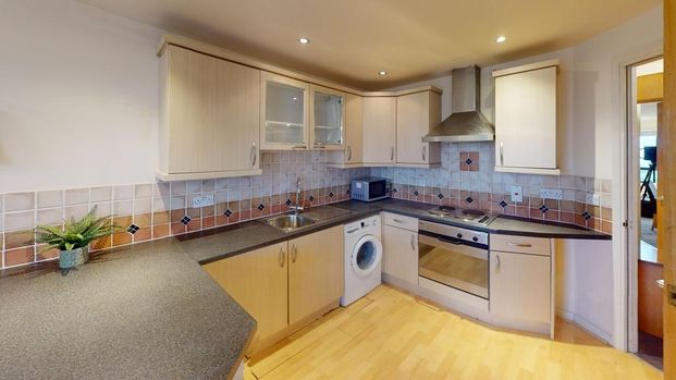 2 bedroom flat to rent - Photo 1