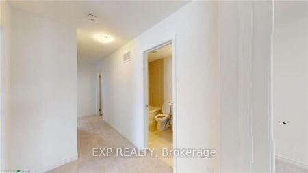Condo Townhouse For Lease | X8411416 - Photo 5