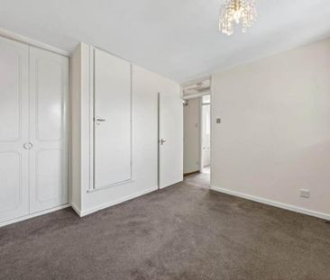 2 bedroom mews to rent - Photo 5