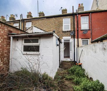 2 bedroom terraced house to rent - Photo 6