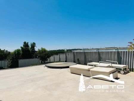 Luxury House for rent in San Sebastián de los Reyes, Autonomous Region of Madrid - Photo 4