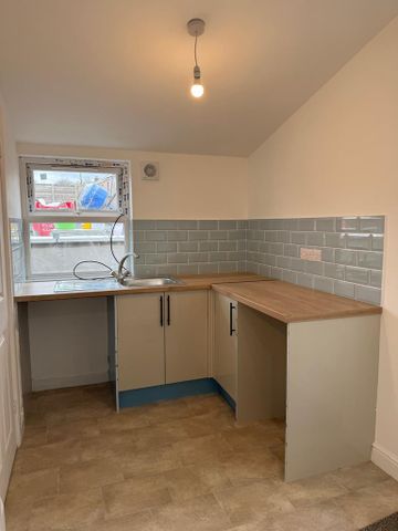 4 bedroom detached house to rent - Photo 5