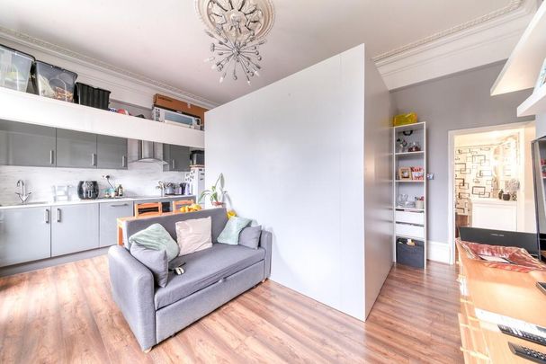 Studio to rent - Photo 1