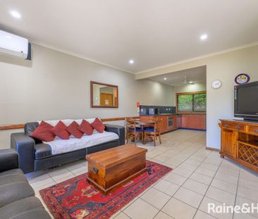 CITY CENTRE EXECUTIVE APARTMENTS WITH WATER VIEWS! - Photo 4