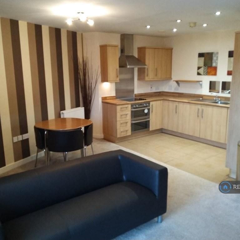 1 bedroom flat to rent - Photo 1