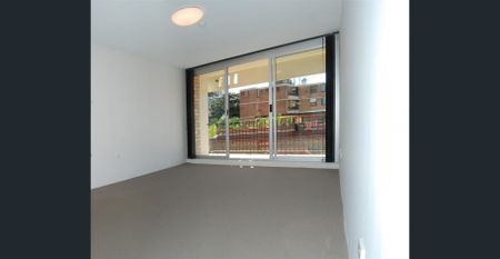 One Bedroom in Stunning Elizabeth Bay - Photo 3