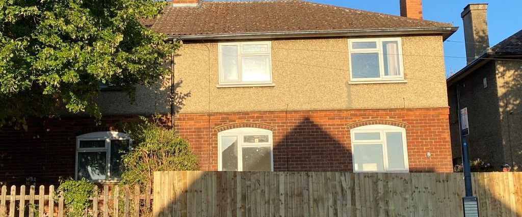 4 bedroom semi-detached house to rent - Photo 1