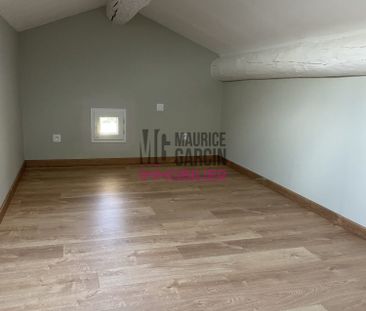 A LOUER MAISON DE VILLE 2 CHAMBRES + COUR - Photo 2