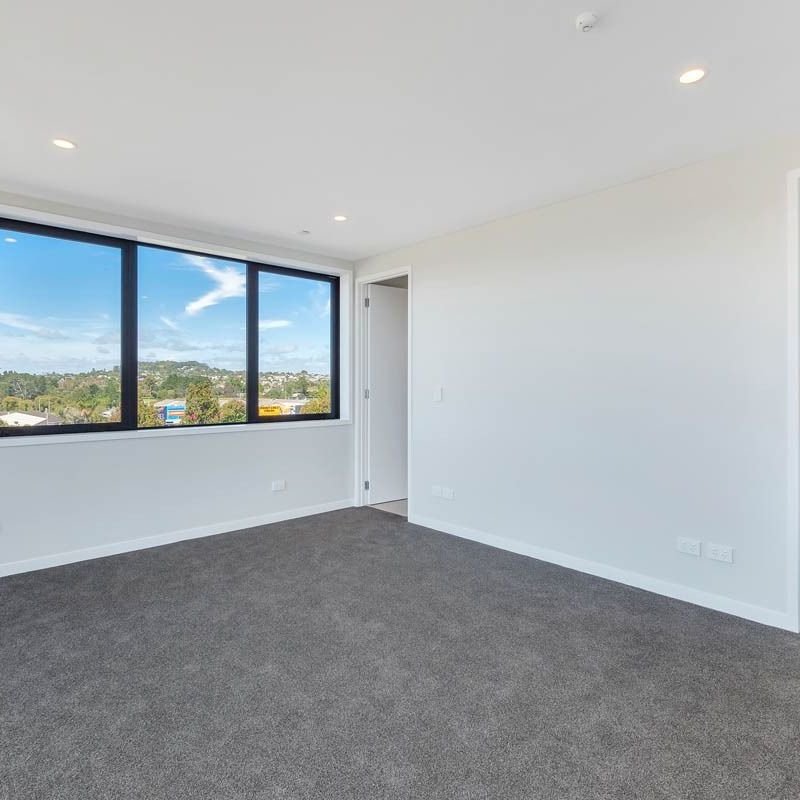 360 degree views in this outstanding penthouse! - Photo 1