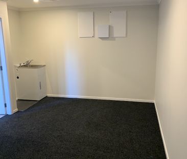 56A Hokioi Drive, Kenepuru - Photo 2
