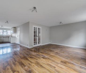 4 bedroom detached house to rent - Photo 1