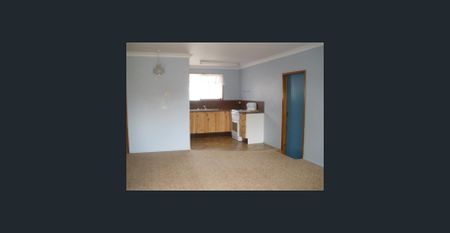 neat and tidy 2 bedroom unit - Photo 5