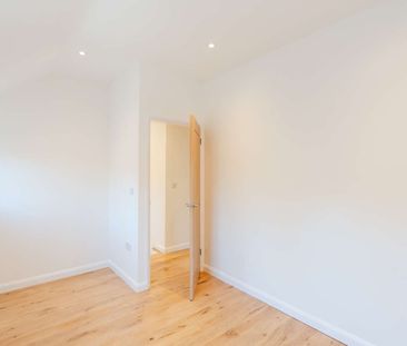 Pettiwell, Garsington - Photo 4