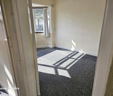3 Bed Semi-Detached House, Pendragon Road, B42 - Photo 2