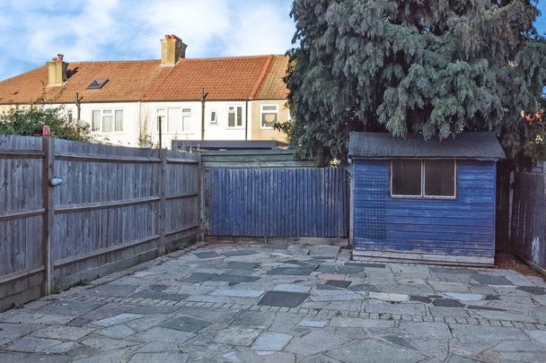 Waddon Court Road, Croydon - Photo 1