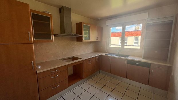 Location Maison 6 pièces 122m² CHAMALIERES 63400 - Photo 1