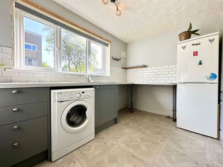 Loch Shin, Glasgow, G74 - Photo 2