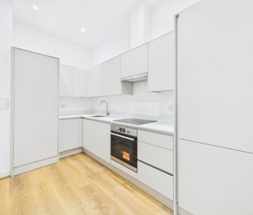 Lakeside East, The Causeway, Staines-Upon-Thames,TW18 - Photo 4