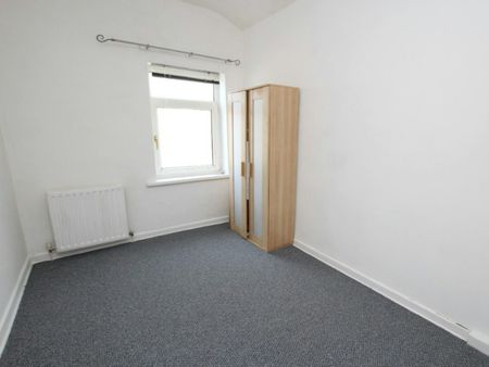 Terraced House to rent on - Photo 3