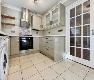 2 bedroom end of terrace house to rent - Photo 5